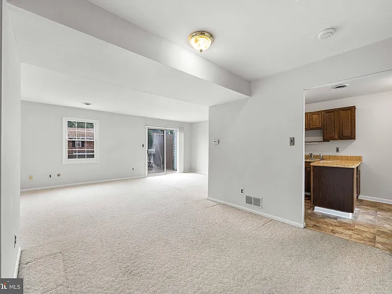 132 E Green Valley Cir — Photo 6