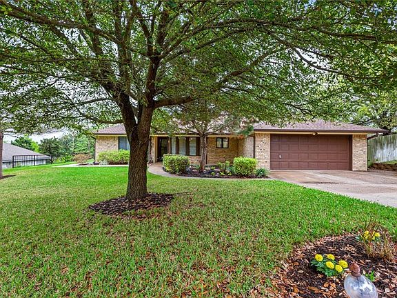 2nd image of 4318 Green Oak Dr