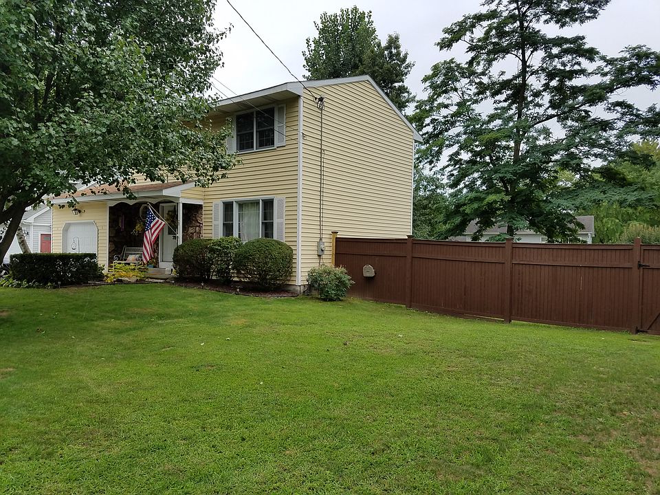 1st image of 78 Oakwood Dr