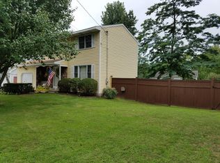 78 Oakwood Dr, Albany, NY 12205