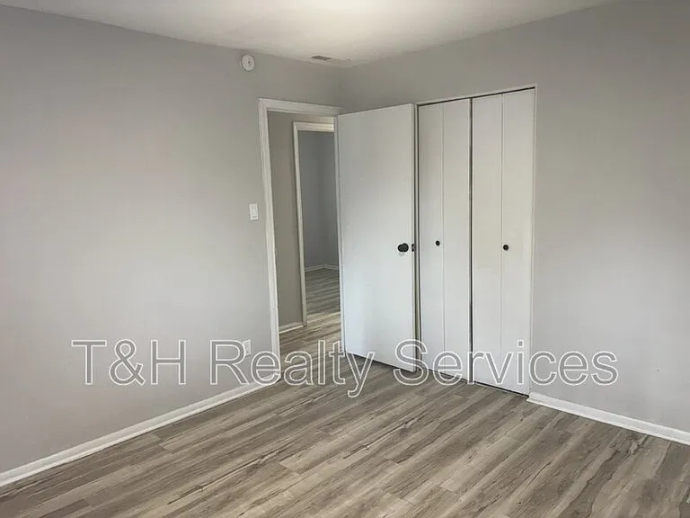 2714 Dawson St — Photo 8