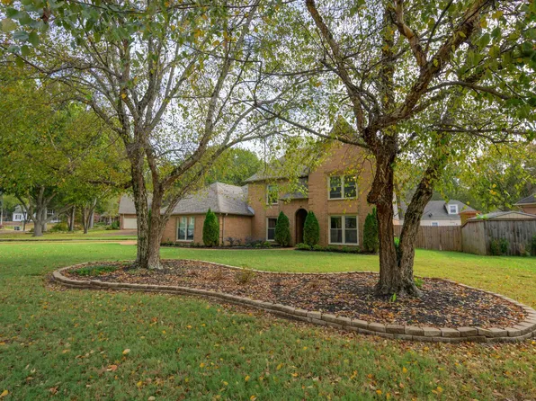 1526 Cedar Mills Dr, Cordova, TN 38016
