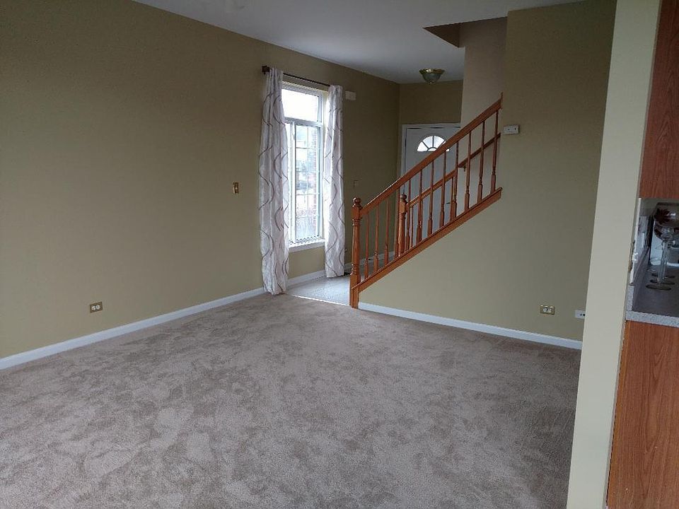 1st image of 422 Coventry Cir