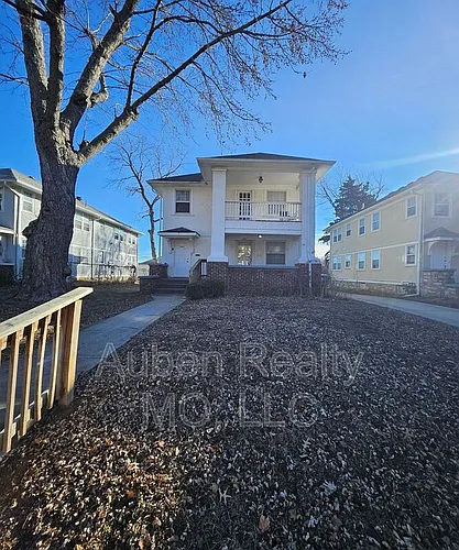 5407 Harrison St #1F Photo 1