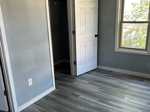 2nd image of 511 S Jackson St #511