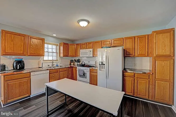 110 Fox Dale Rd — Photo 16