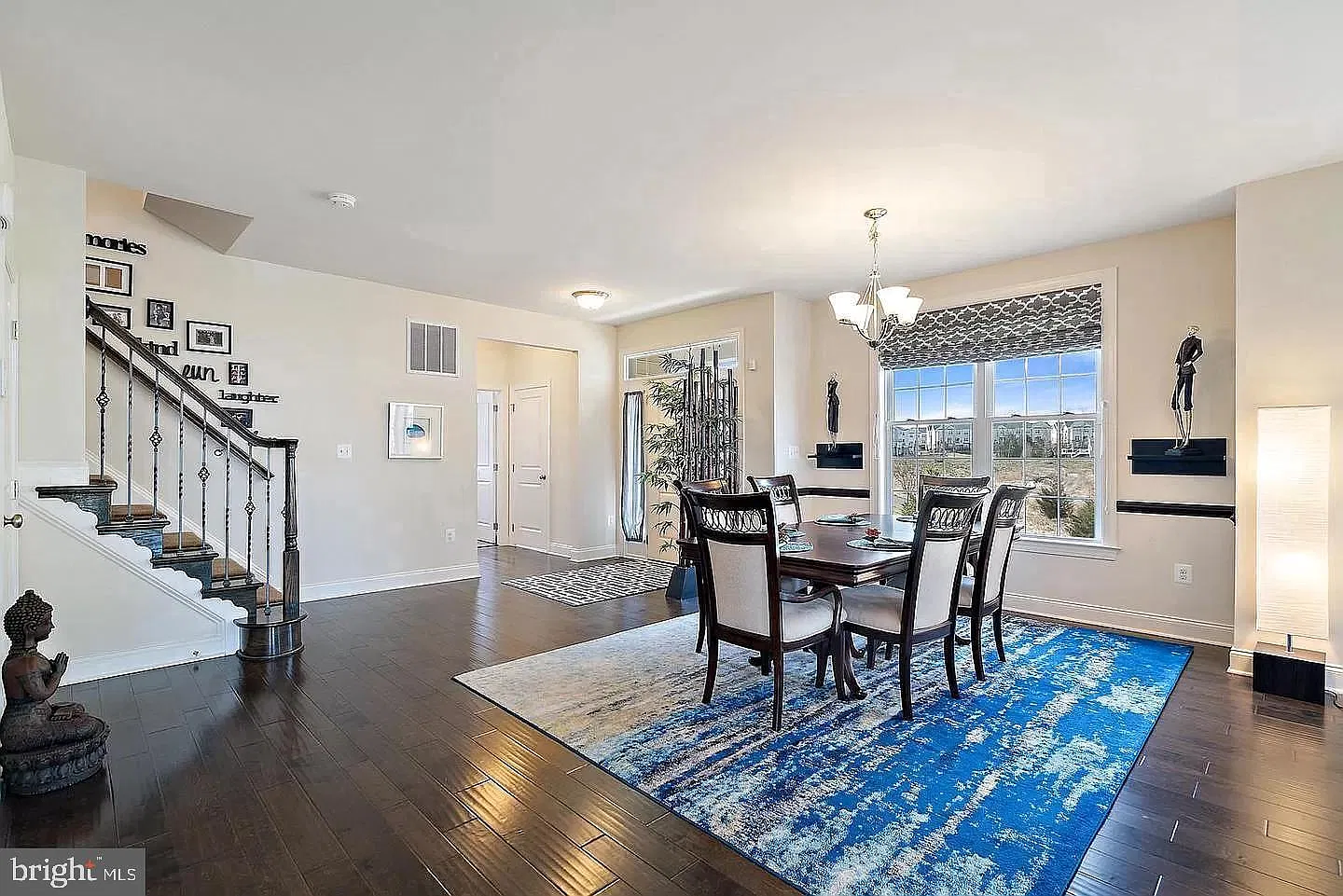 4 bed, 4.5 bath, 3947 sqft, $3,975 — Photo 3