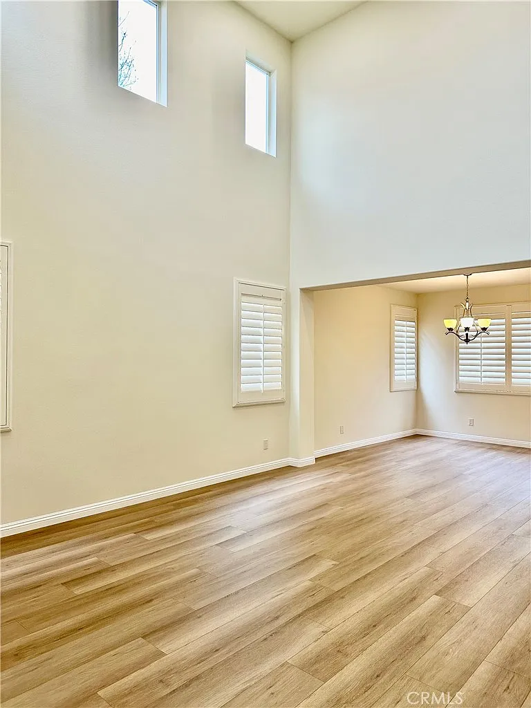 5 bed, 3.5 bath, 3004 sqft, $5,500 — Photo 2
