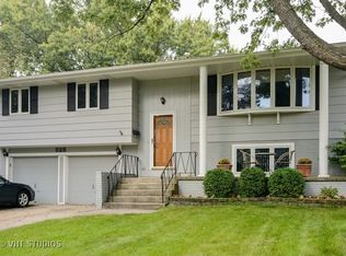 528 Coral Ct, Schaumburg, IL 60193