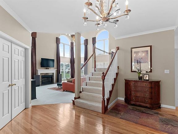 4th image of 5 Bertha Place Ct