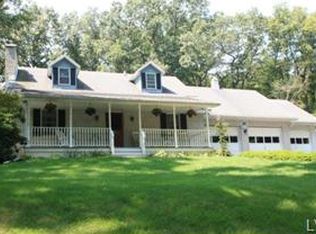 2744 Honeysuckle Rd, Bethlehem, PA 18015