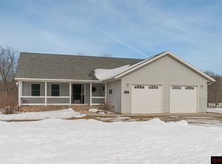 109 Woods Dr, Le Sueur, MN 56058
