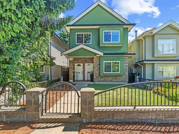 6176 Main St, Vancouver, BC V5W 2T7