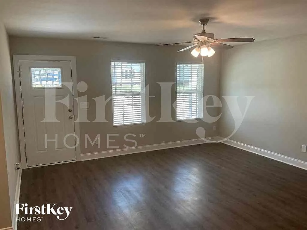 3 bed, 2.0 bath, 1536 sqft, $2,195 — Photo 4