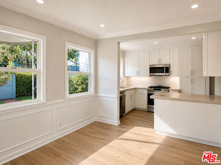 1704 Washington Ave — Photo 13