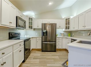 448 Cherokee Rd, Four Seasons, MO 65049