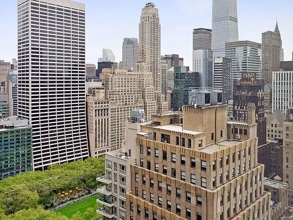 5th image of 100 W 39th St APT 37C