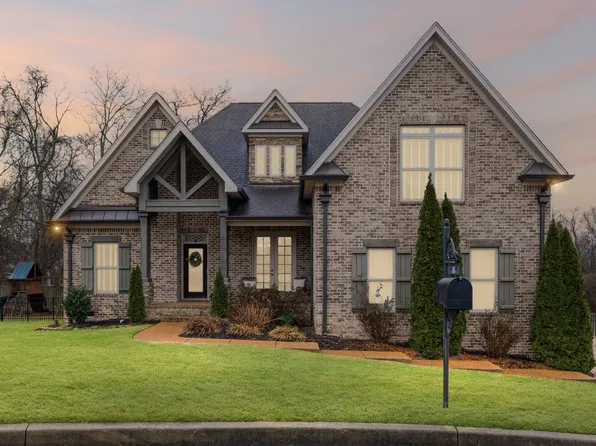 705 Stokley Gln, Old Hickory, TN 37138