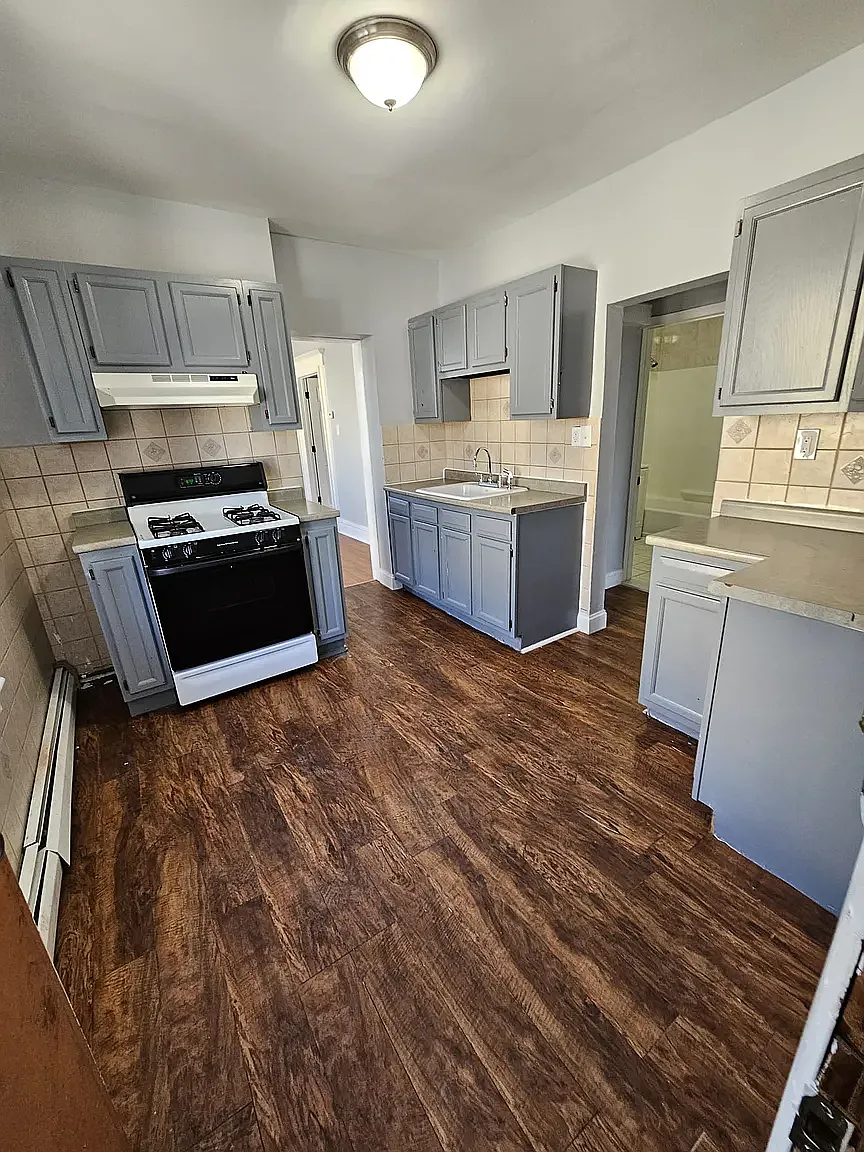 3 bed, 1200 sqft, $2,399 — Photo 1