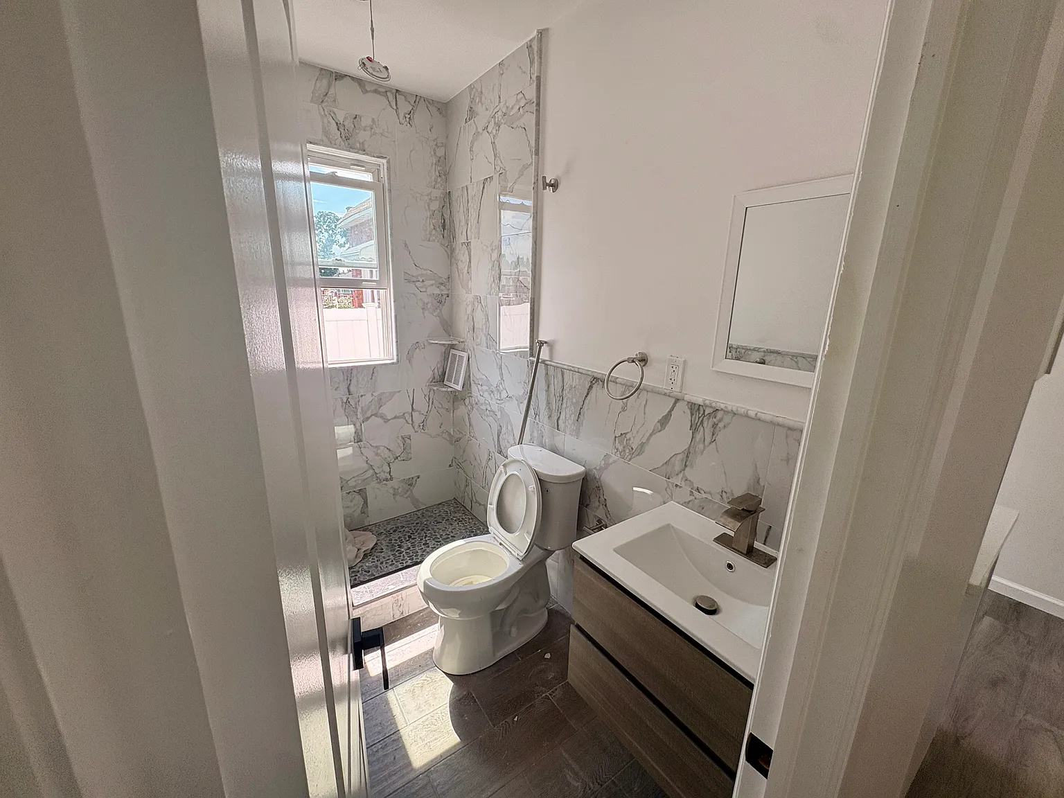 450 Revere Avenue — Photo 2