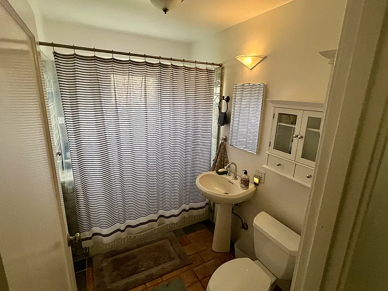 6452 Kensington Ave — Photo 8