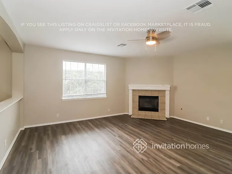 1635 Abbey Ln — Photo 3