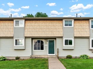 8 Carillon Dr APT C, Rocky Hill, CT 06067