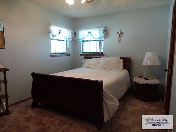 2nd image of 4216 Missouri St