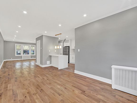5th image of 114-21 198th St