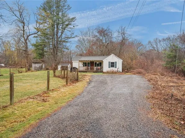56 Laurel St, Ashaway, RI 02804