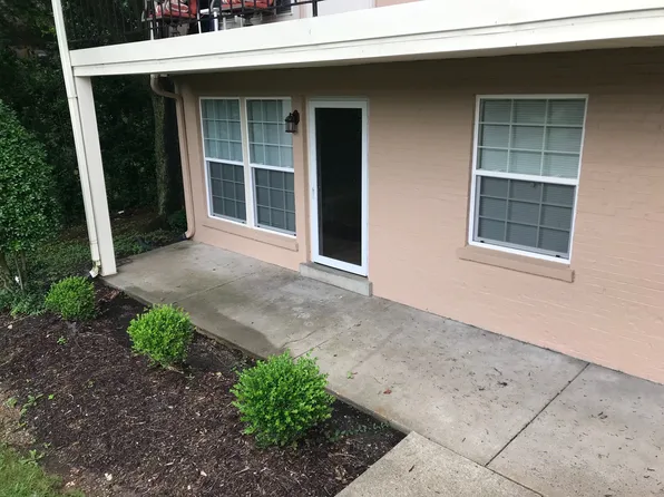 1964 Goldsmith Ln #C7, Louisville, KY 40218