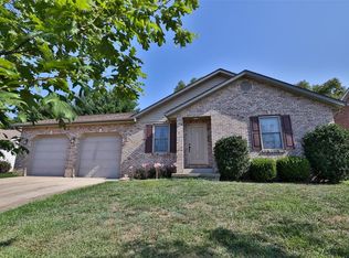 651 Wayne St, Carlyle, IL