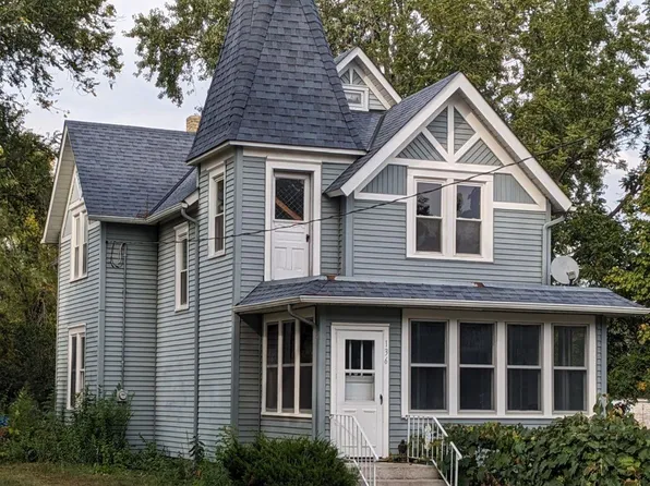 136 Elm St E, Nya, MN 55368