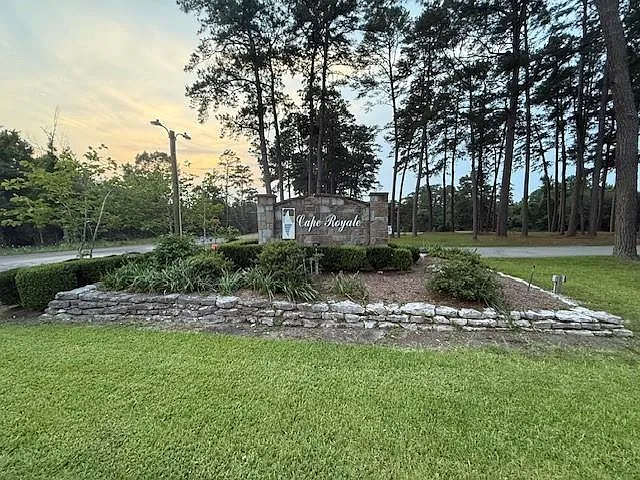 270 Lake Grove Dr — Photo 37