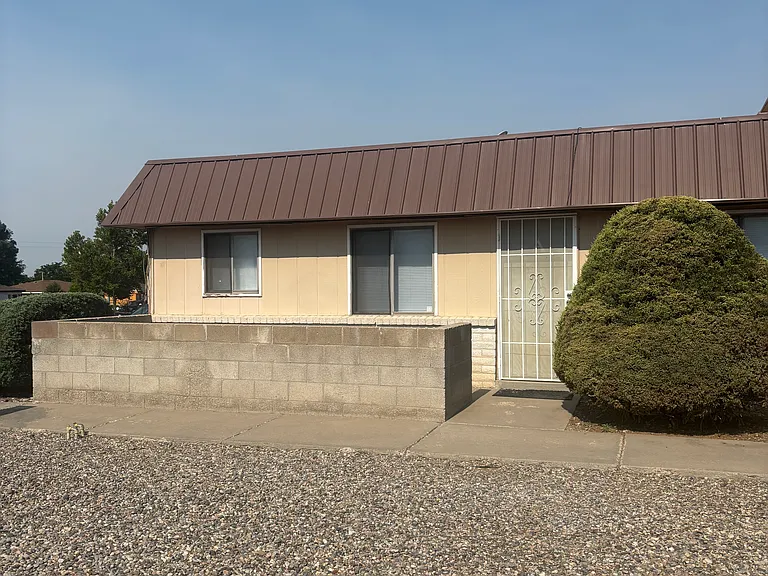 9021 Candelaria Rd NE #A — Photo 3