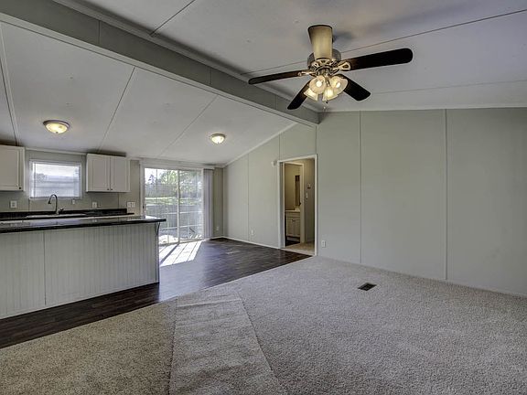 4th image of 916 Navaho Ln
