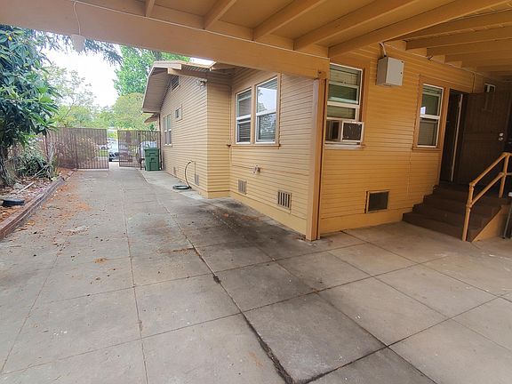 2nd image of 704 Lindaraxa Park S #A