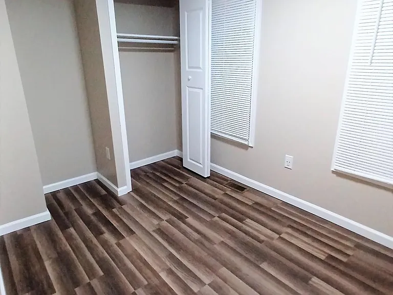 137 Hamilton Ave — Photo 6
