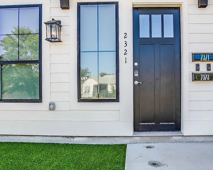 2321 Benbrook Blvd — Photo 5
