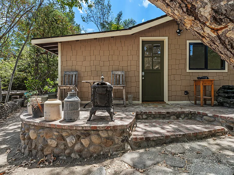 20276 Sycamore Dr — Photo 42