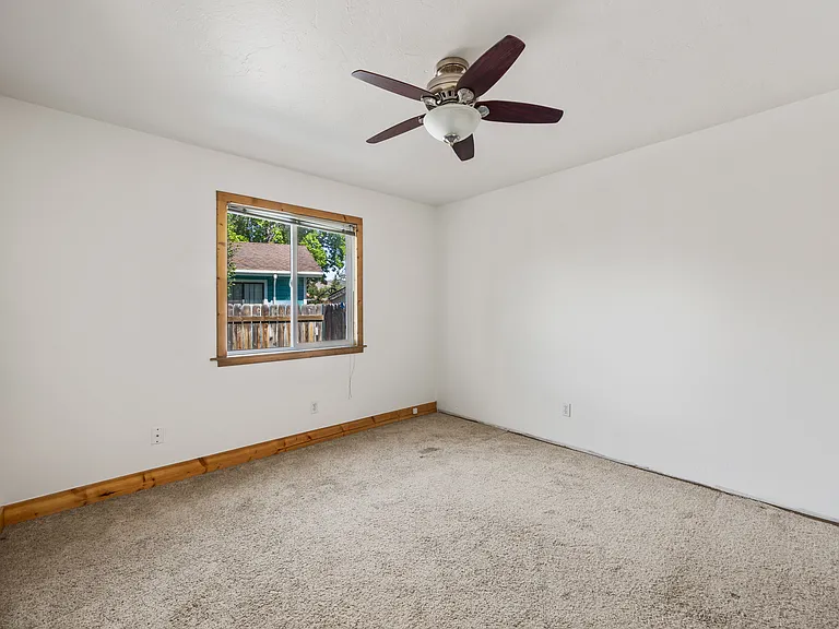 Secondary bedroom