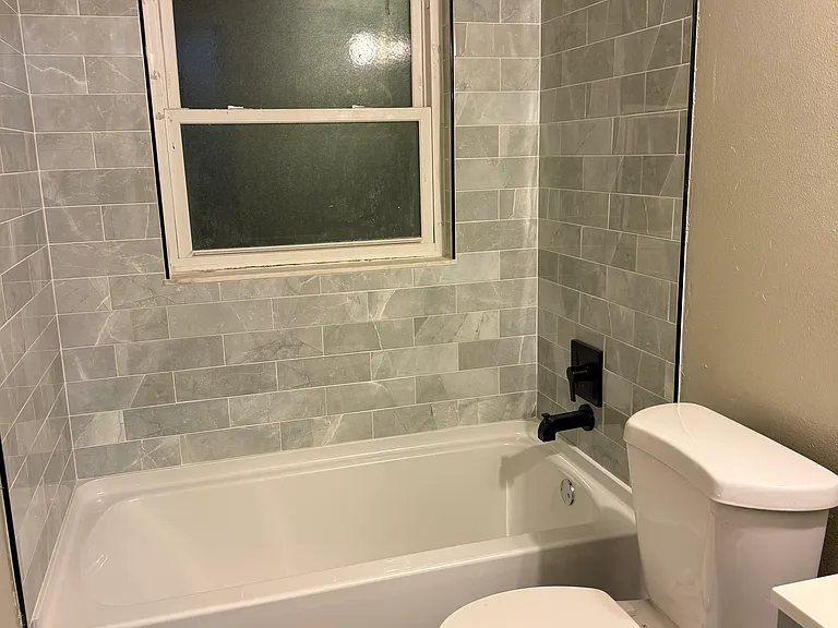 1200 E Bougainvillea Ave #B — Photo 2