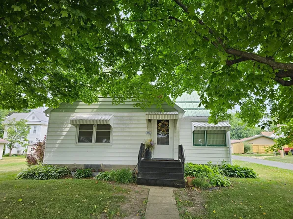 213 2nd St SE, Spring Grove, MN 55974