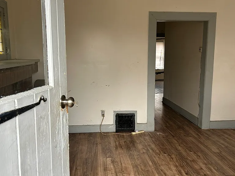 5515 Alcott Ave — Photo 2