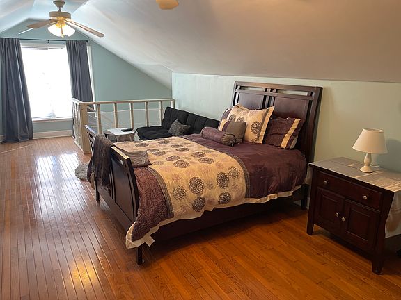 5th image of 2114 Jerry Jones Dr #B