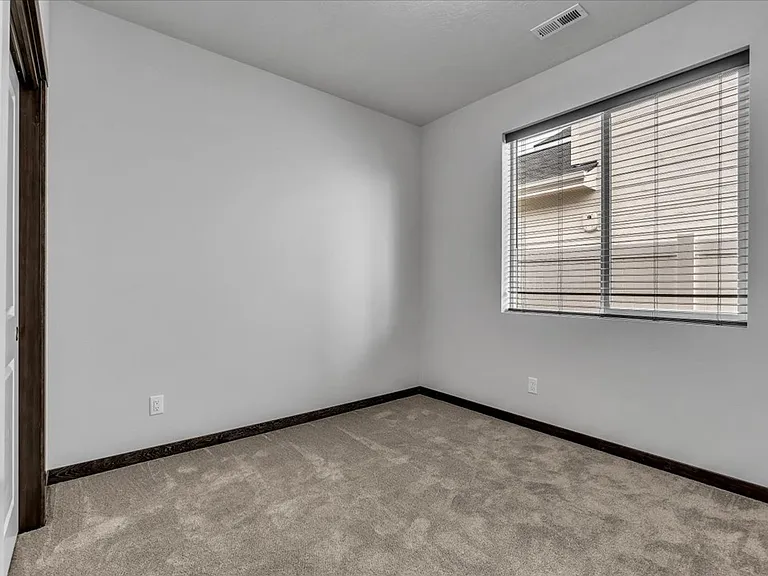 2905 N Corvus St — Photo 17