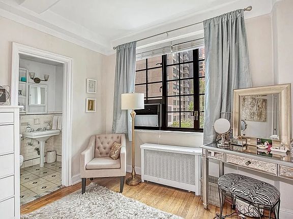 5th image of 211 E 35th St APT 7G