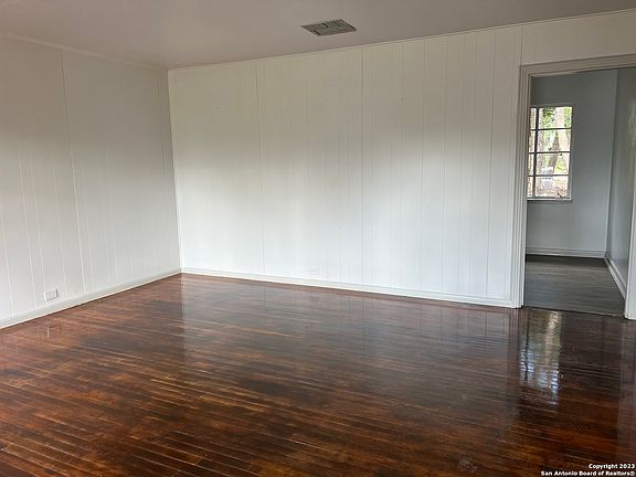 2nd image of 319 LEMUR DR