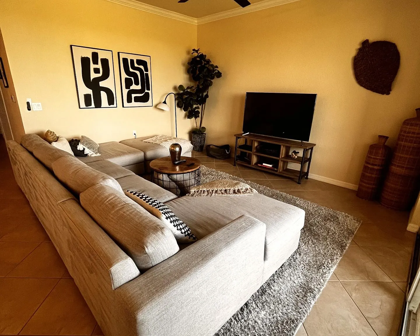 2 bed, 1156 sqft, $2,400 — Photo 2