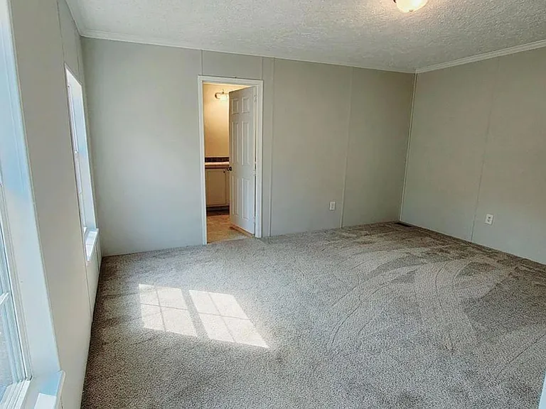 5248 Fairview Rd — Photo 3